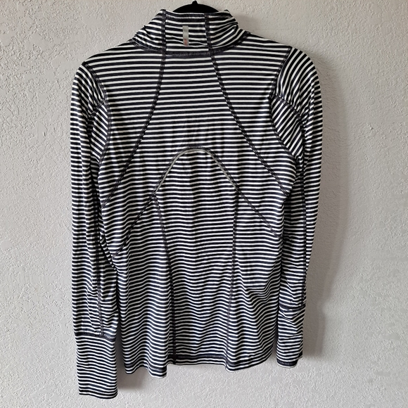 Zella Blue and White Sweatshirt - Picture 4 of 8